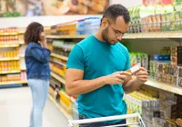 Por que você gasta mais do que planeja no supermercado? Veja como evitar