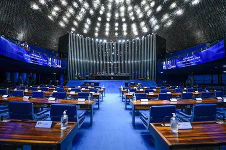 Texto segue sem data para apreciação no plenário
