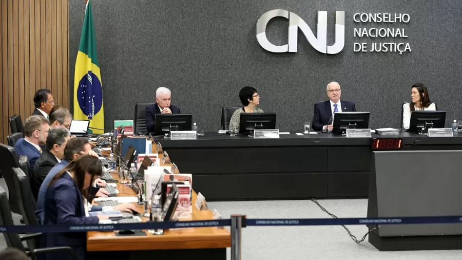 CNJ afasta ex-juíza que substituiu Moro na Lava Jato