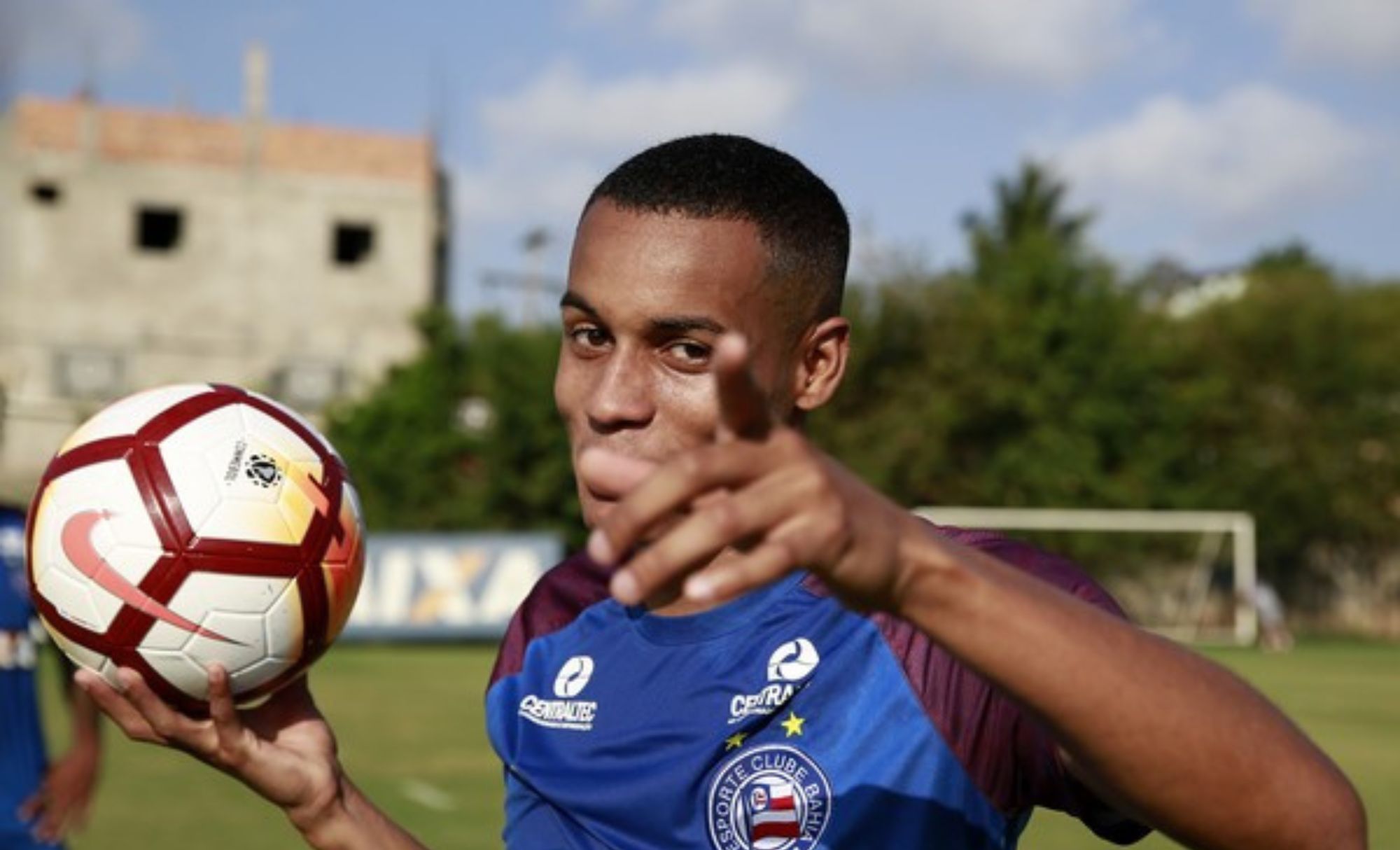 Ex-lateral do Bahia acerta com Botafogo