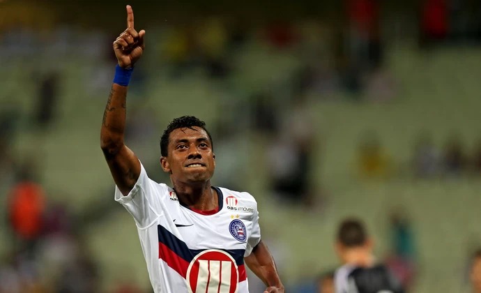 Ex-Bahia Kléberson é internado com obstrução em artérias