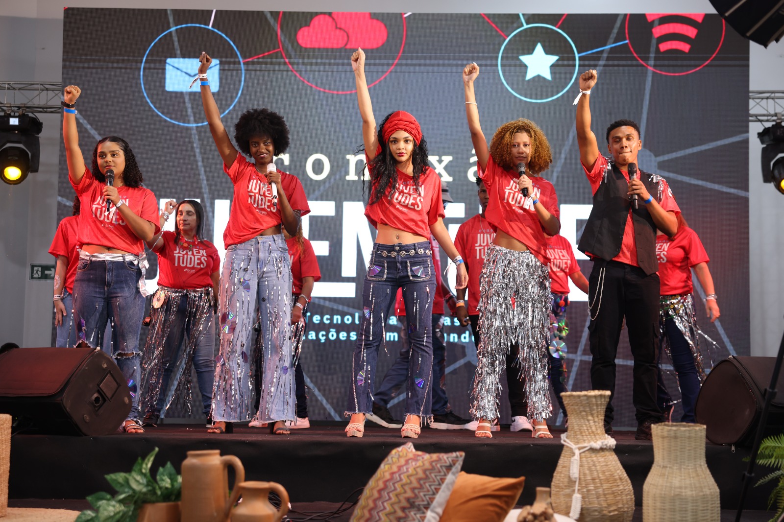 Instituto JCPM leva 250 jovens a museus, teatro e Flipelô em Salvador