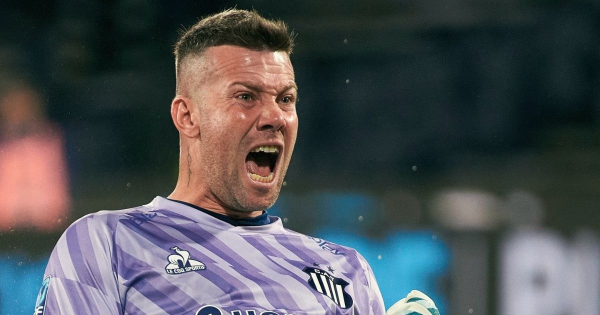 Goleiro Guido Herrera está a caminho de Salvador para assinar com o Bahia
