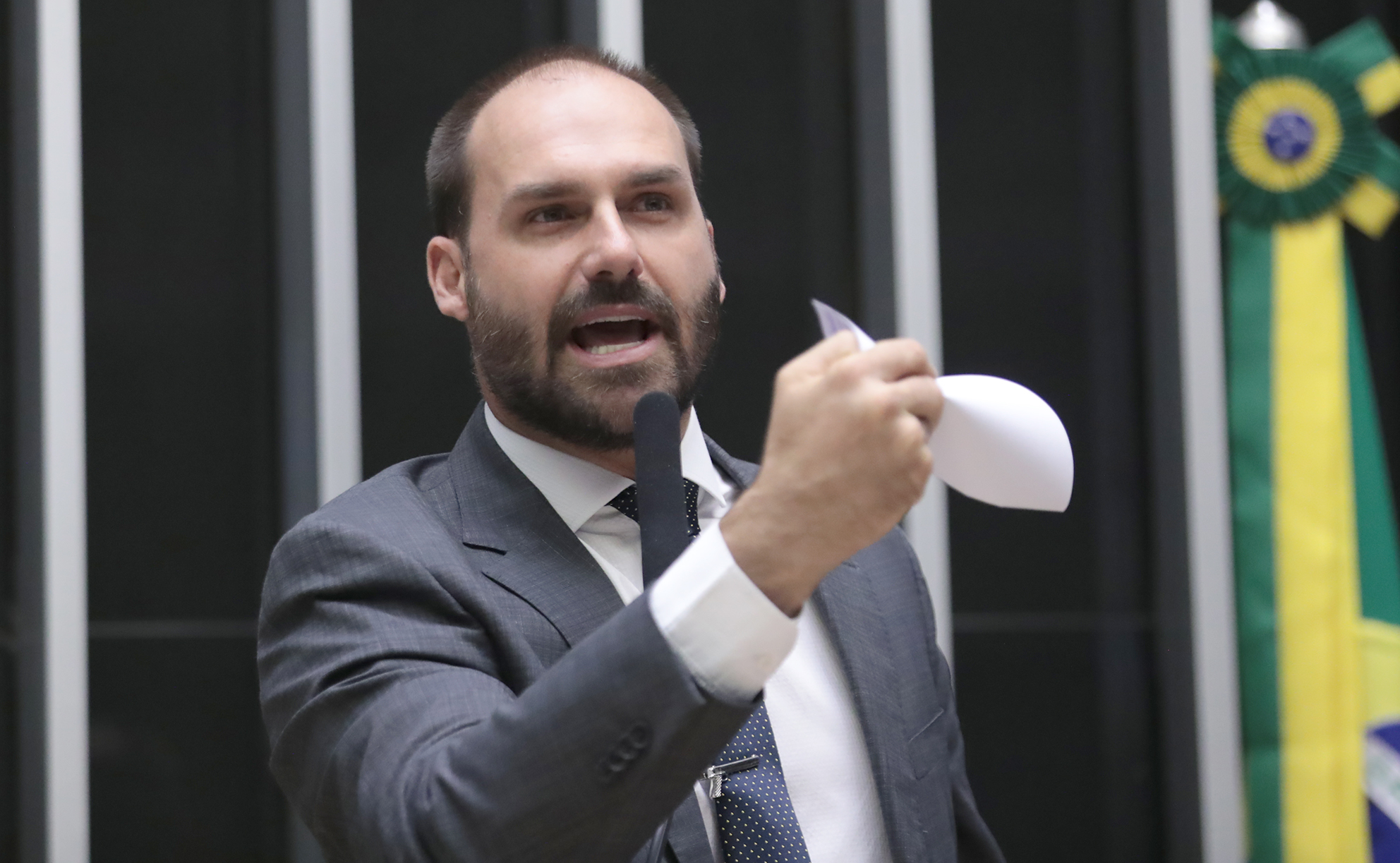 STF determina execução de pena e ordena prisão de Eduardo Bolsonaro