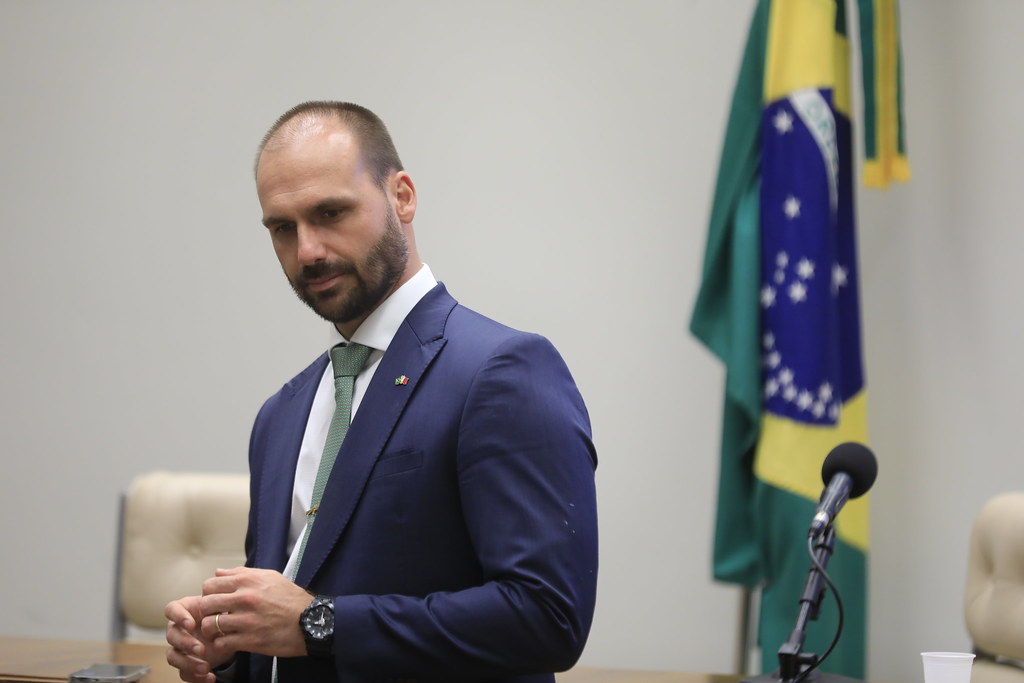 Sumir do trabalho por 30 dias dá justa causa? Veja o que diz a lei