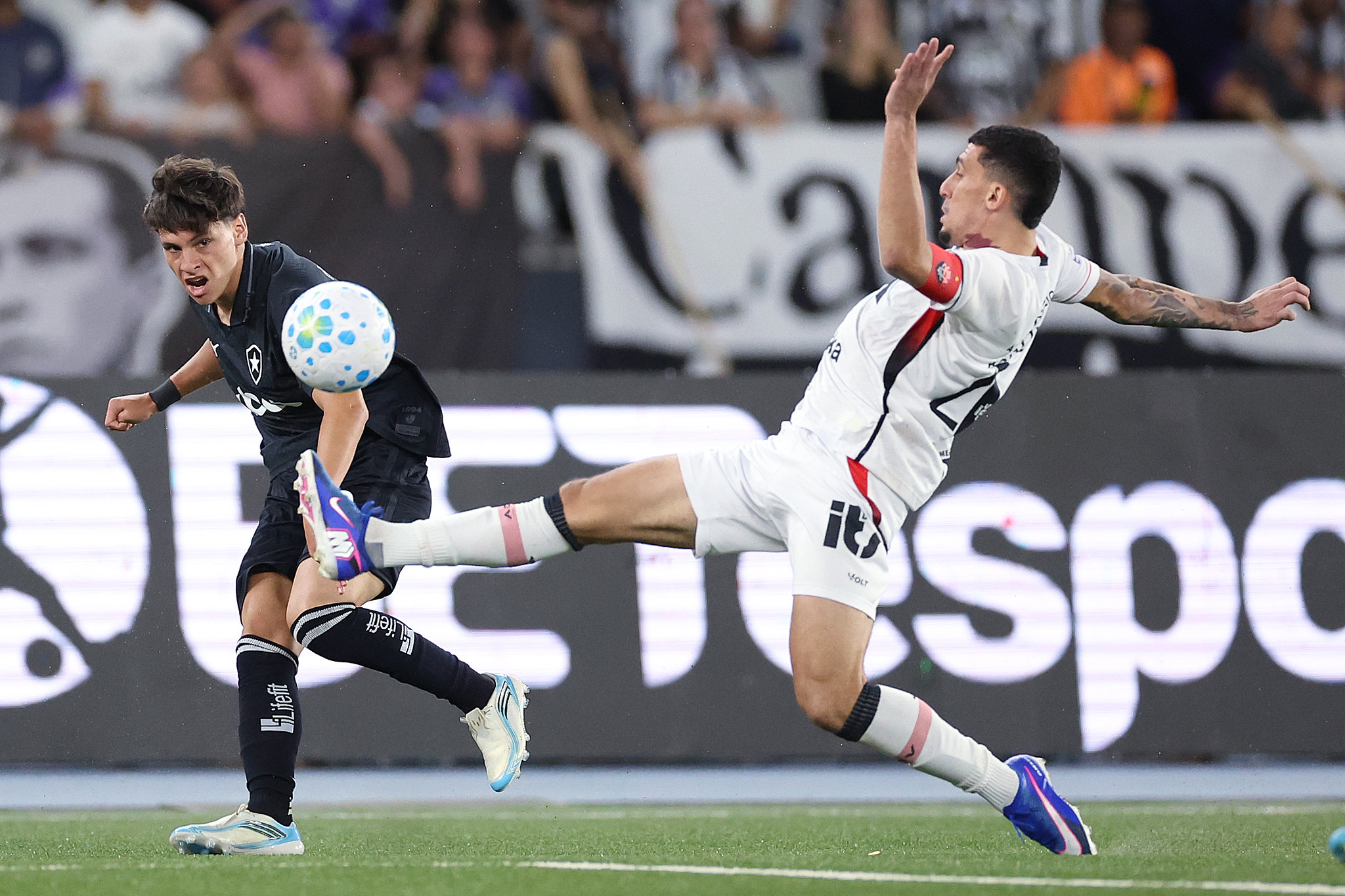 Vitória encerra primeiro turno sem vencer fora de casa