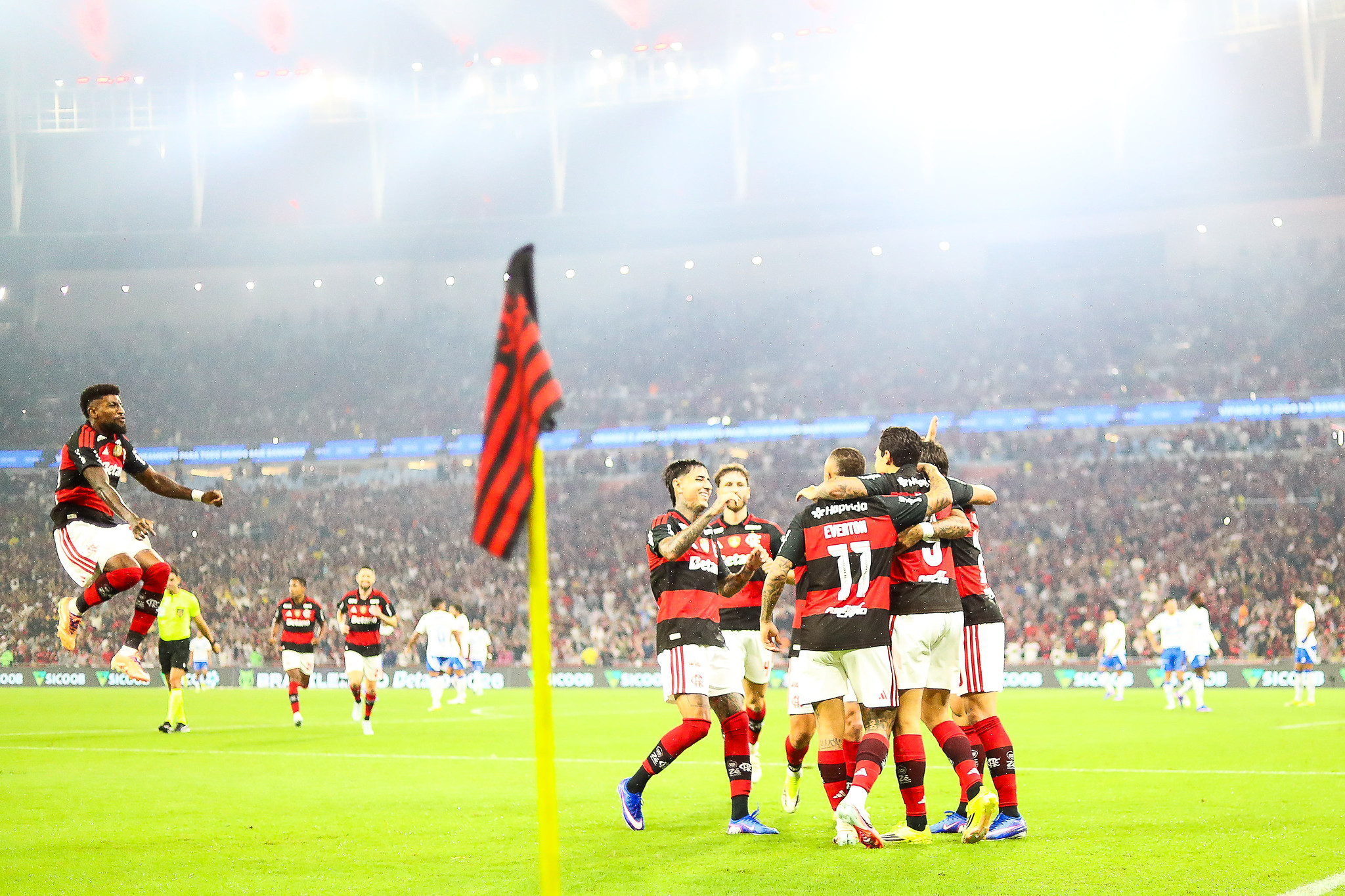 Adeus ao Manto? Everton Cebolinha Vislumbra Horizonte Europeu em Meio a Sondagens do Mercado
