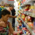 Aprenda a regra secreta dos rótulos para nunca mais levar um 'falso fit' para casa imagem
