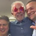 Lula celebra novo mandato ao lado de apoiadores: “Guerreiro do povo brasileiro" imagem