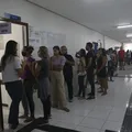 Quem passa na frente de quem na fila para votar? Veja as prioridades imagem