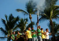 Flávio Bolsonaro reúne apoiadores em ato no Farol da Barra