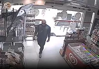 Homem finge ser delegado e tenta abastecer carro sem pagar