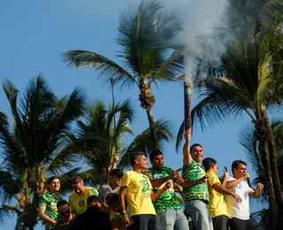 Flávio Bolsonaro reúne apoiadores em ato no Farol da Barra