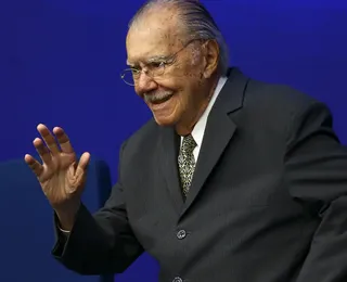 José Sarney é internado após passar por cirurgia abdominal