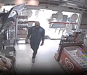 Homem finge ser delegado e tenta abastecer carro sem pagar