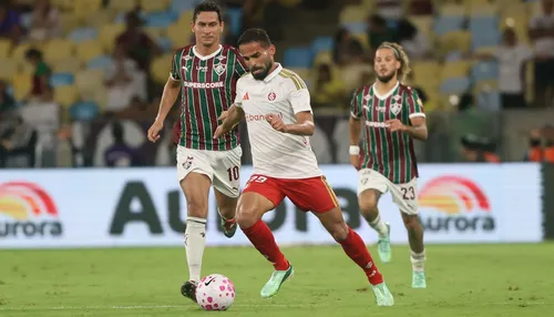Internacional perde para o Fluminense e ajuda Vitória na rodada