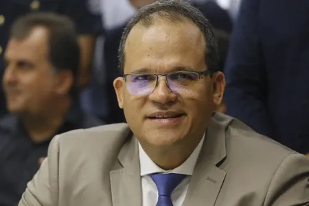 Jornalista tem passagens por prefeitura e órgãos do Estado