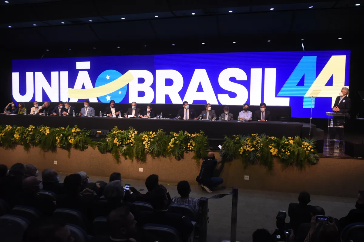 Chefe de gabinete de deputada do União Brasil é alvo da PF por abuso de poder