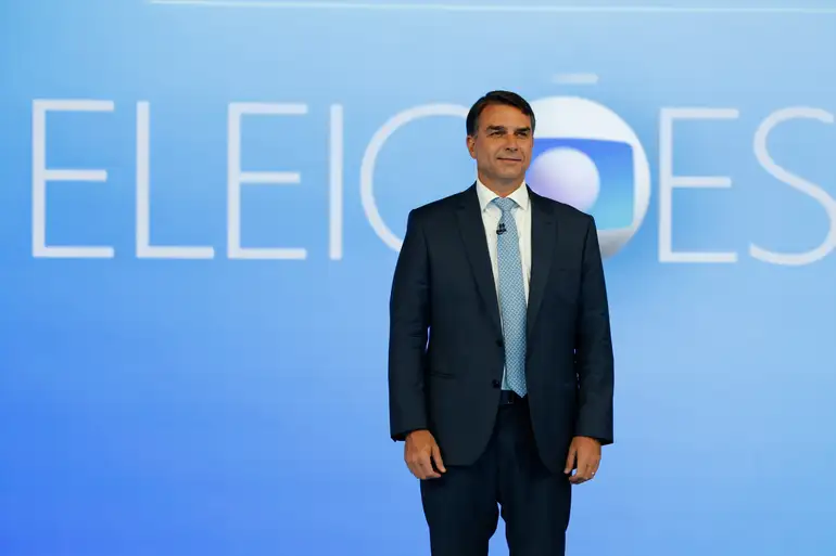 Confira o que é fato ou fake das falas de Flávio no debate da Globo