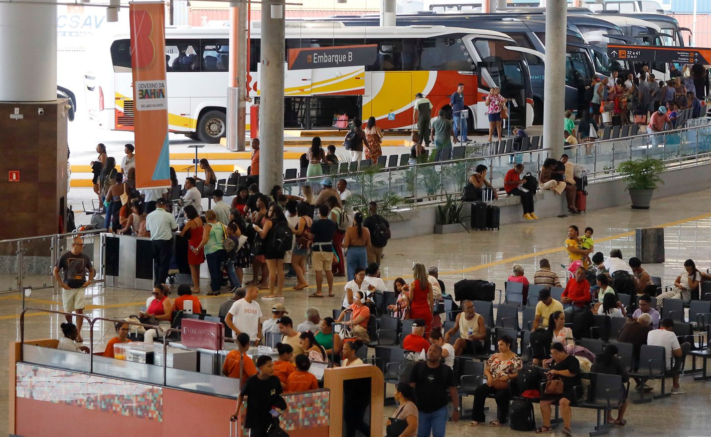 Procon faz blitz em rodoviárias da Bahia para garantir transporte gratuito nas eleições