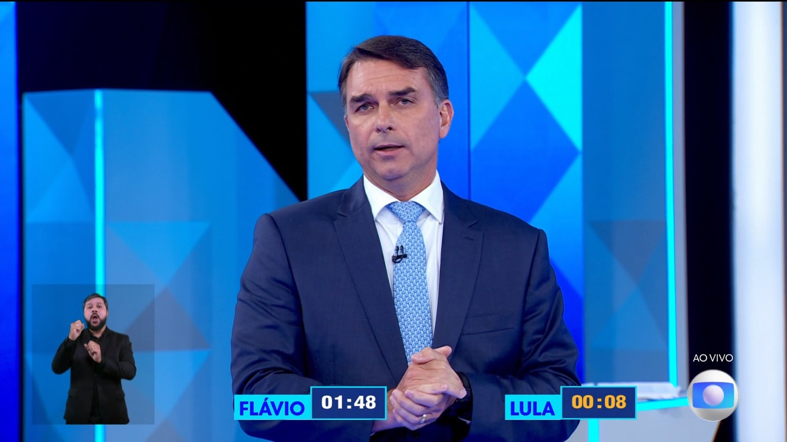 Debate da Globo: Flávio Bolsonaro pede desculpa após ofensa a Lula