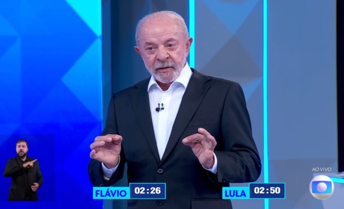 Debate da Globo: Lula questiona Flávio sobre postagem apagada do “bolsa-farelo”