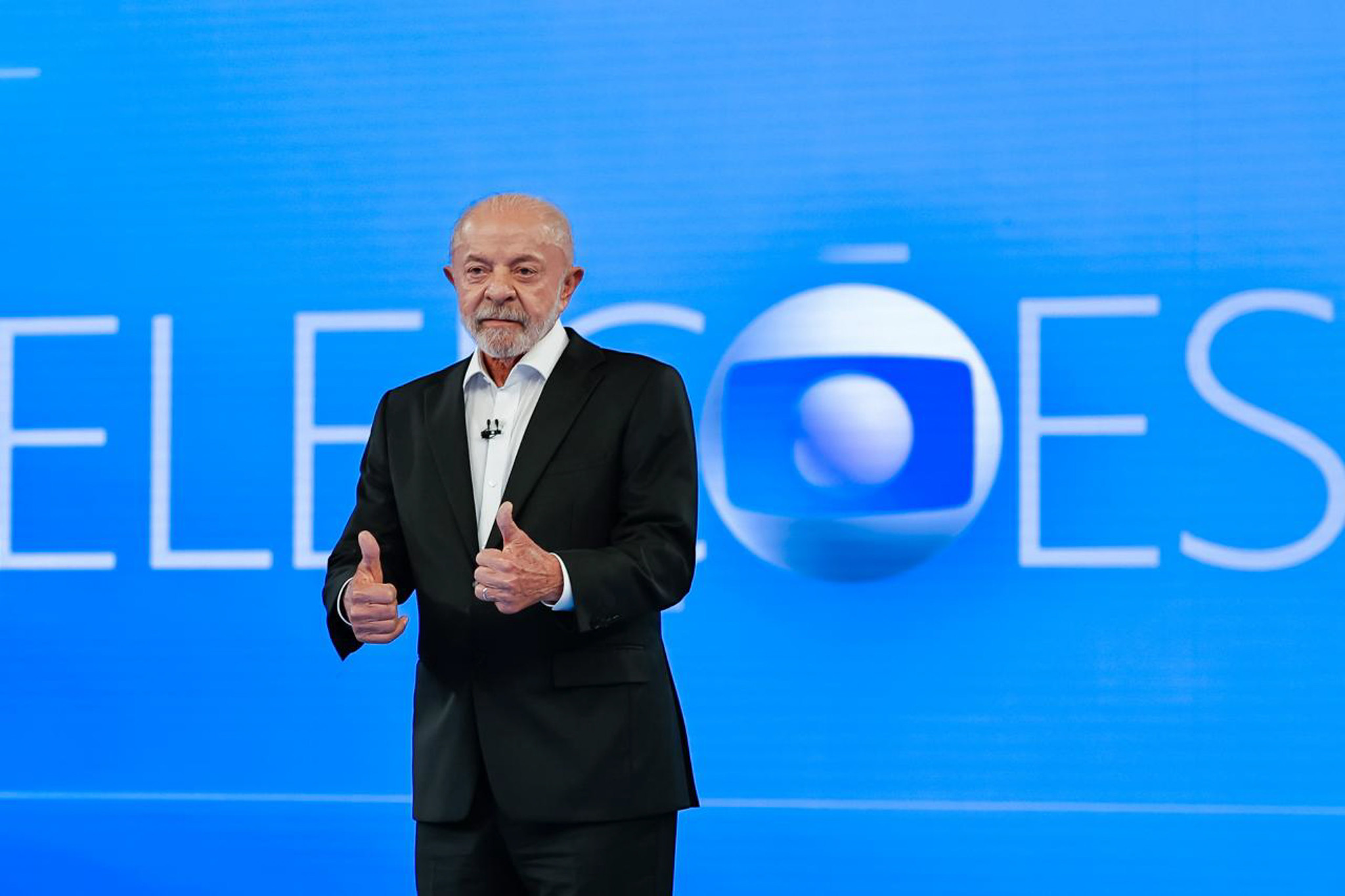 Debate na Globo: Lula acusa Flávio de “lamber” Trump para taxar Brasil