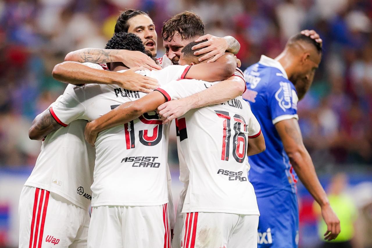 Derrota para o Flamengo faz Bahia reviver 2024 e Ceni brada