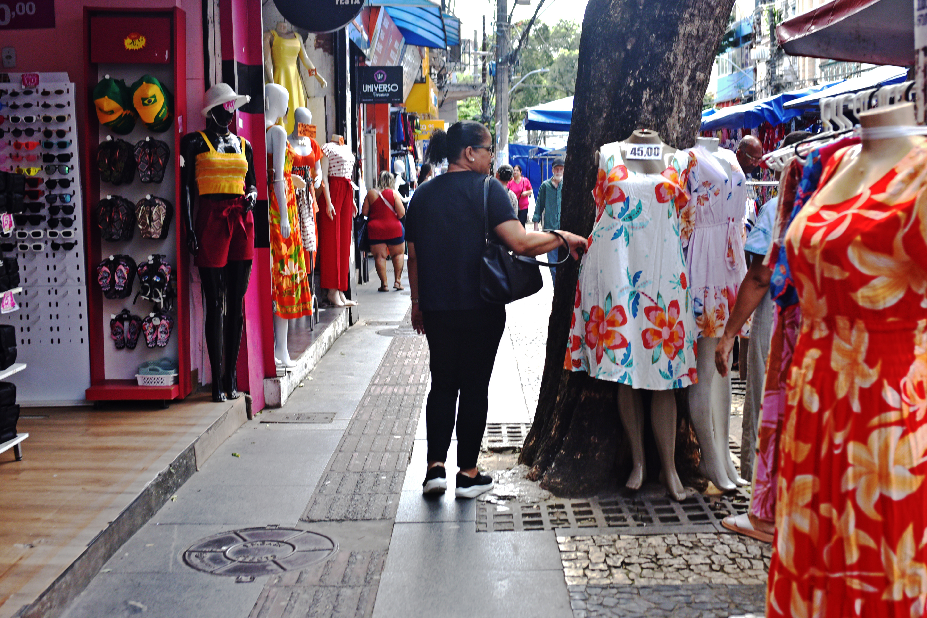 Dia do Comerciário: veja o que abre e fecha em Salvador nesta segunda
