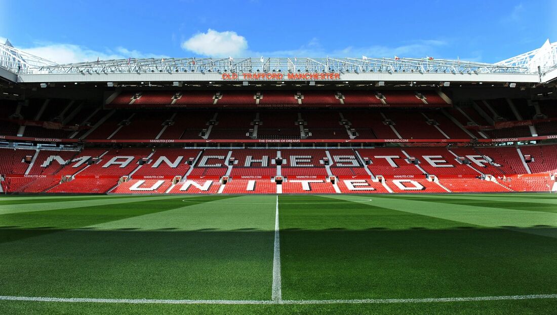 Em crise, gigante europeu vende tufos de grama de estádio histórico