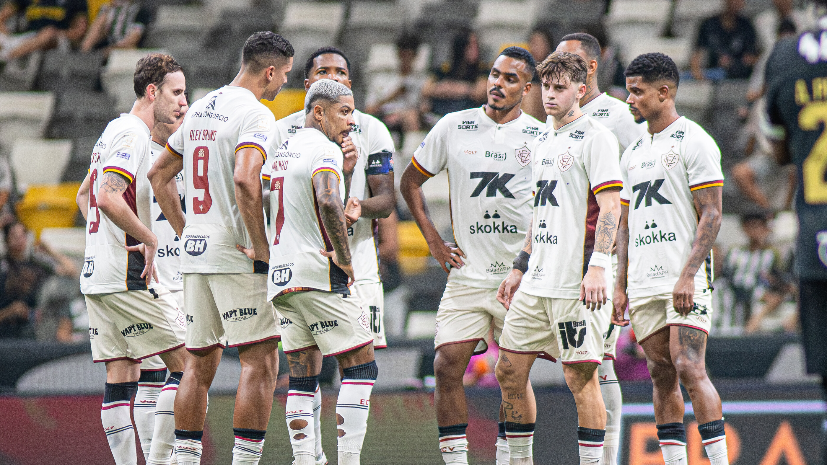 Em meio a entrave, diretor nega que reforço seja substituto de Kayzer