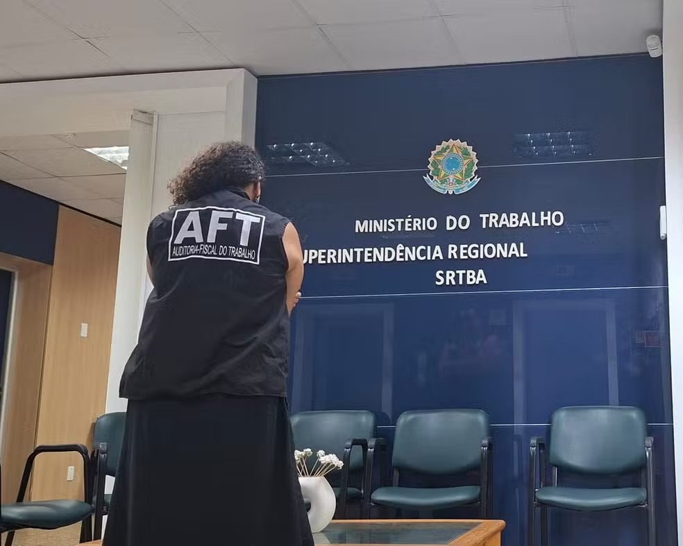 Empresário enviava vídeos sexuais para doméstica de 63 anos e usava roupas íntimas dela