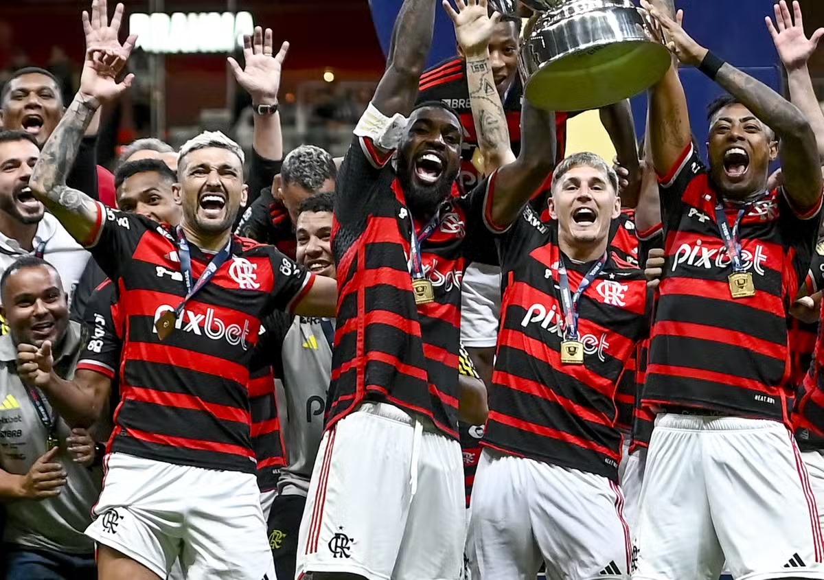 Ex-jogador do Flamengo está sendo processado por dívida de R$ 73 mil