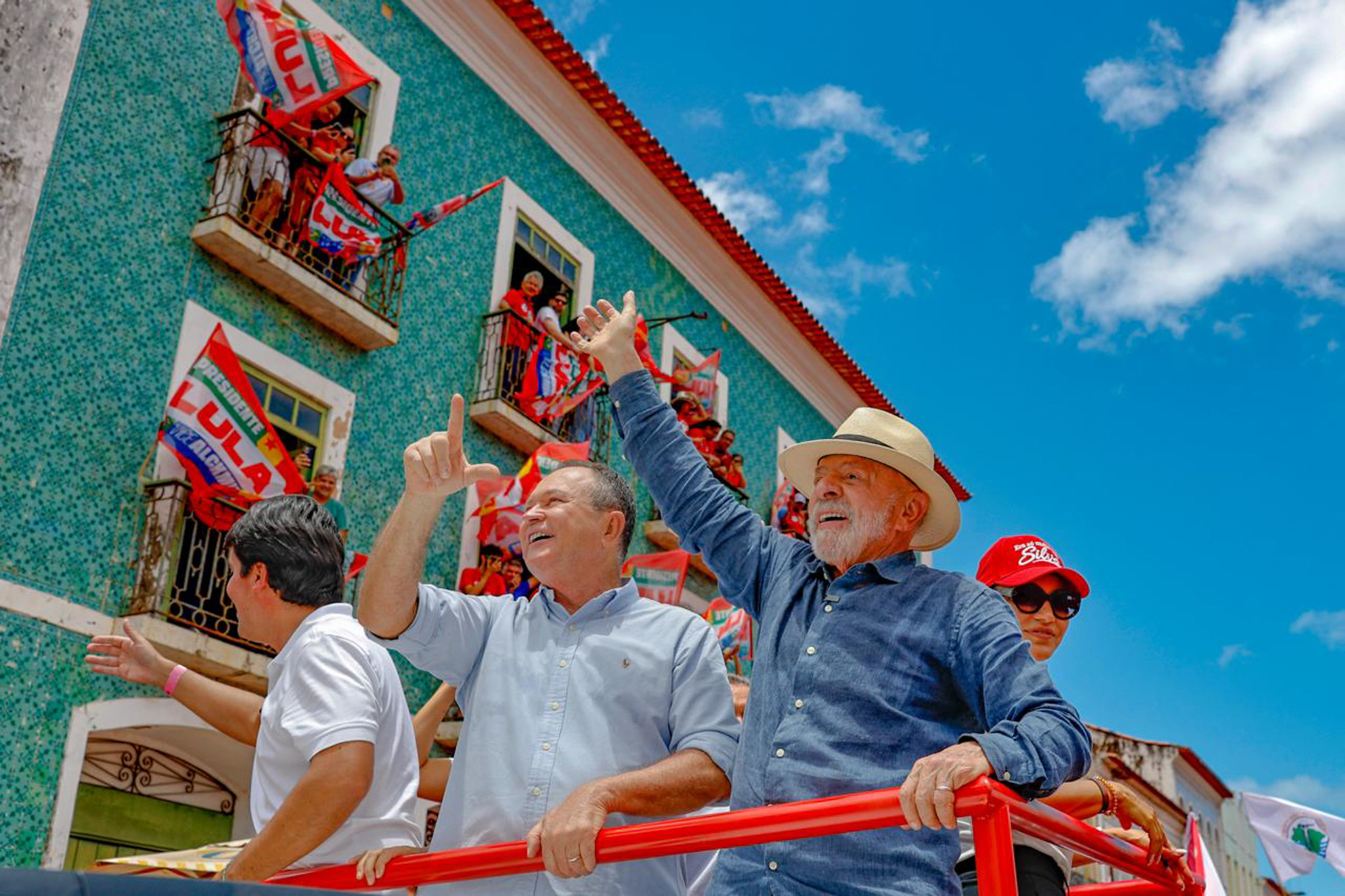 "Exército do Lula" bate 7 milhões e abre ampla vantagem sobre rival