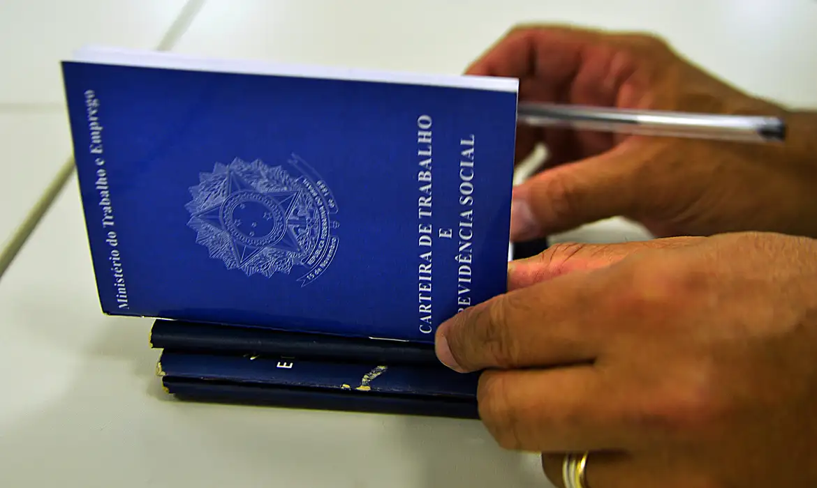 Fim da escala 6x1 pode custar R$ 6,6 bilhões por ano aos municípios; entenda