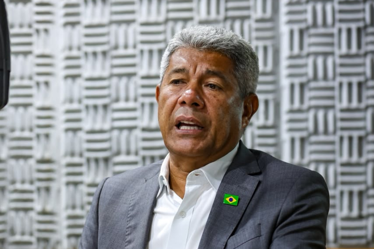 Governador alerta para risco em obras na Bahia se Flávio vencer