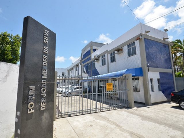 Homem é condenado a 35 anos por feminicídio de grávida na Bahia