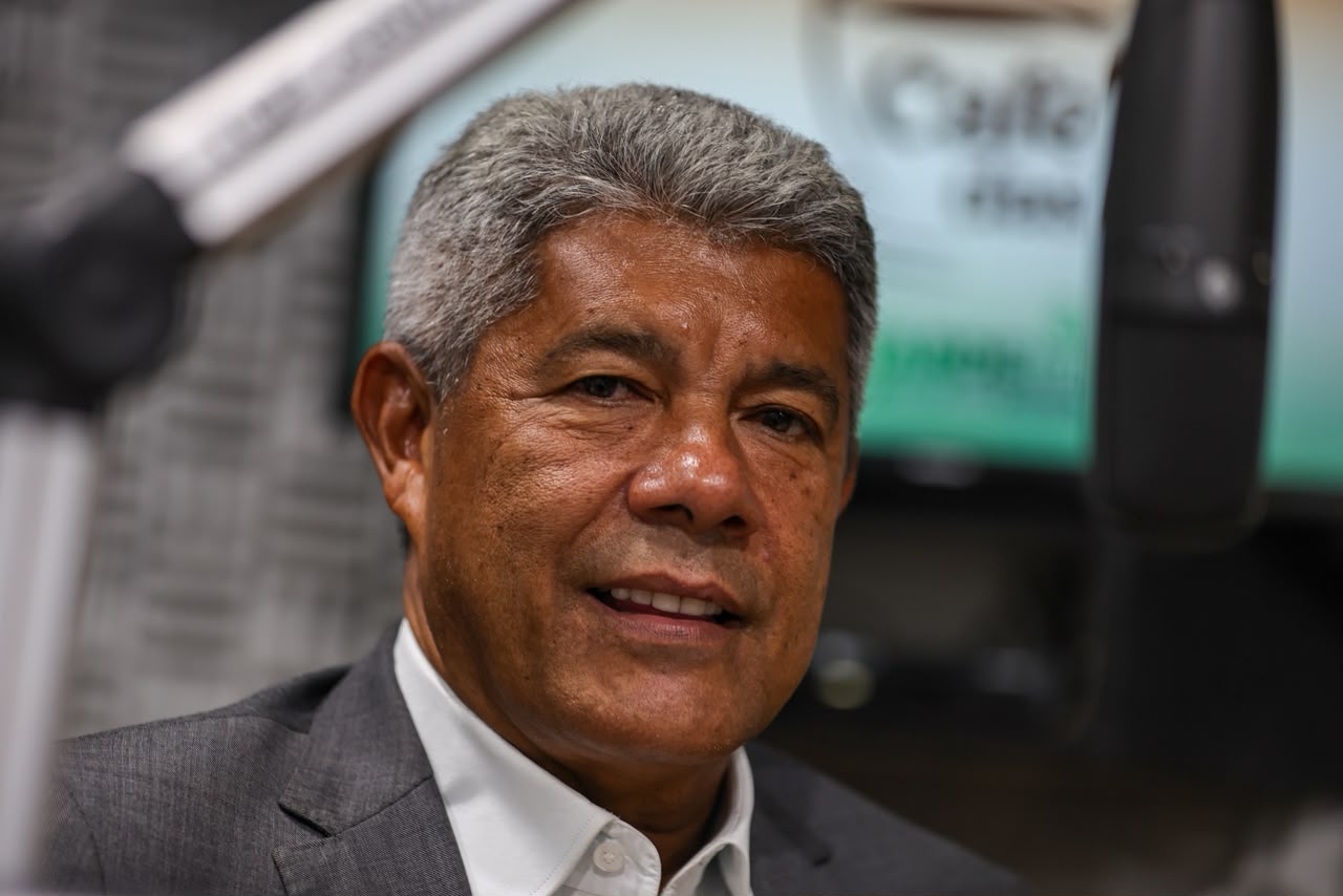 Jerônimo provoca Flávio sobre sigilos: “Tem coisa debaixo do lençol”