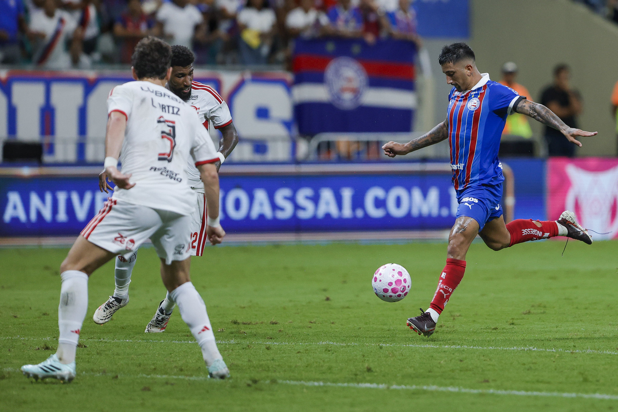 Jogadores do Bahia se calam após goleada do Flamengo e evitam imprensa