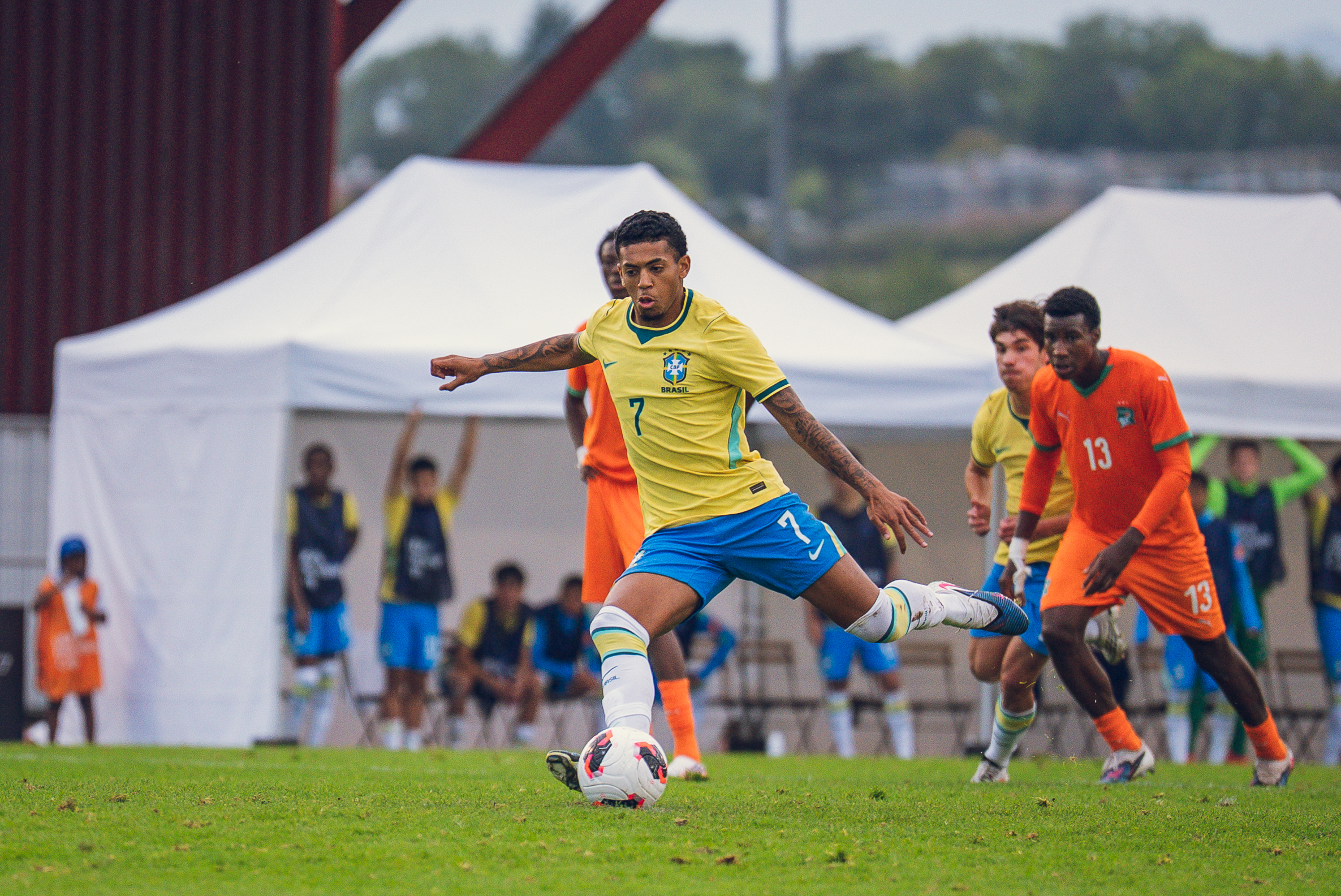 Kauê Furquim, joia do Bahia, lidera artilharia do Torneio da Amizade da UEFA