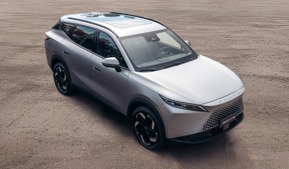 Omoda 7 terá versão híbrida e autonomia de até 1.800 km