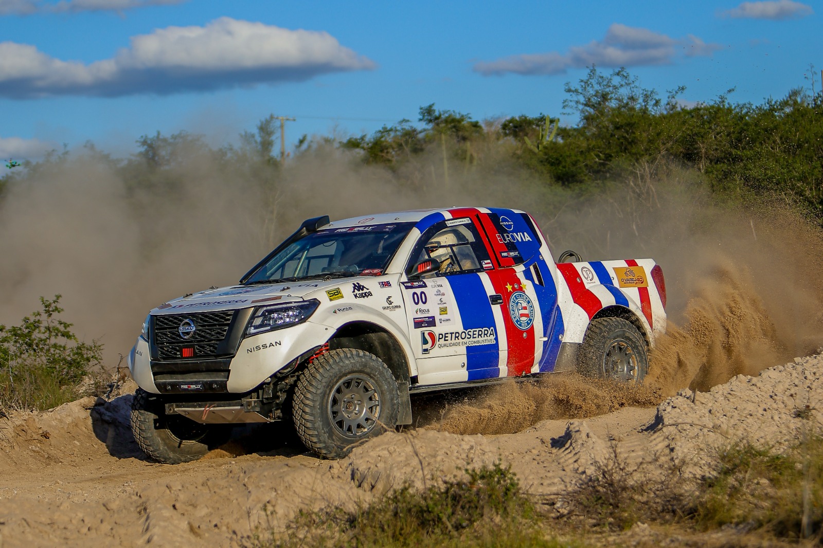 Piloto do Bahia busca título em campeonato de rally; veja carro usado