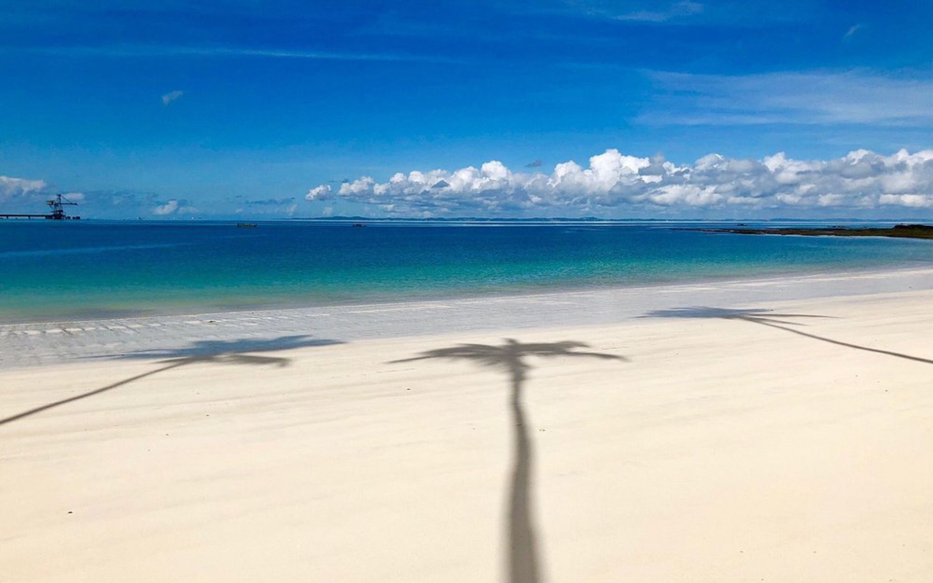 Praia paradisíaca de Salvador vira refúgio para presidentes nas férias