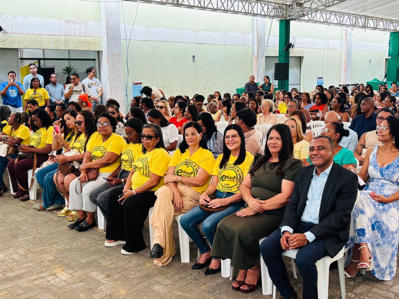 Professores de Simões Filho compartilham experiências em fórum de educação