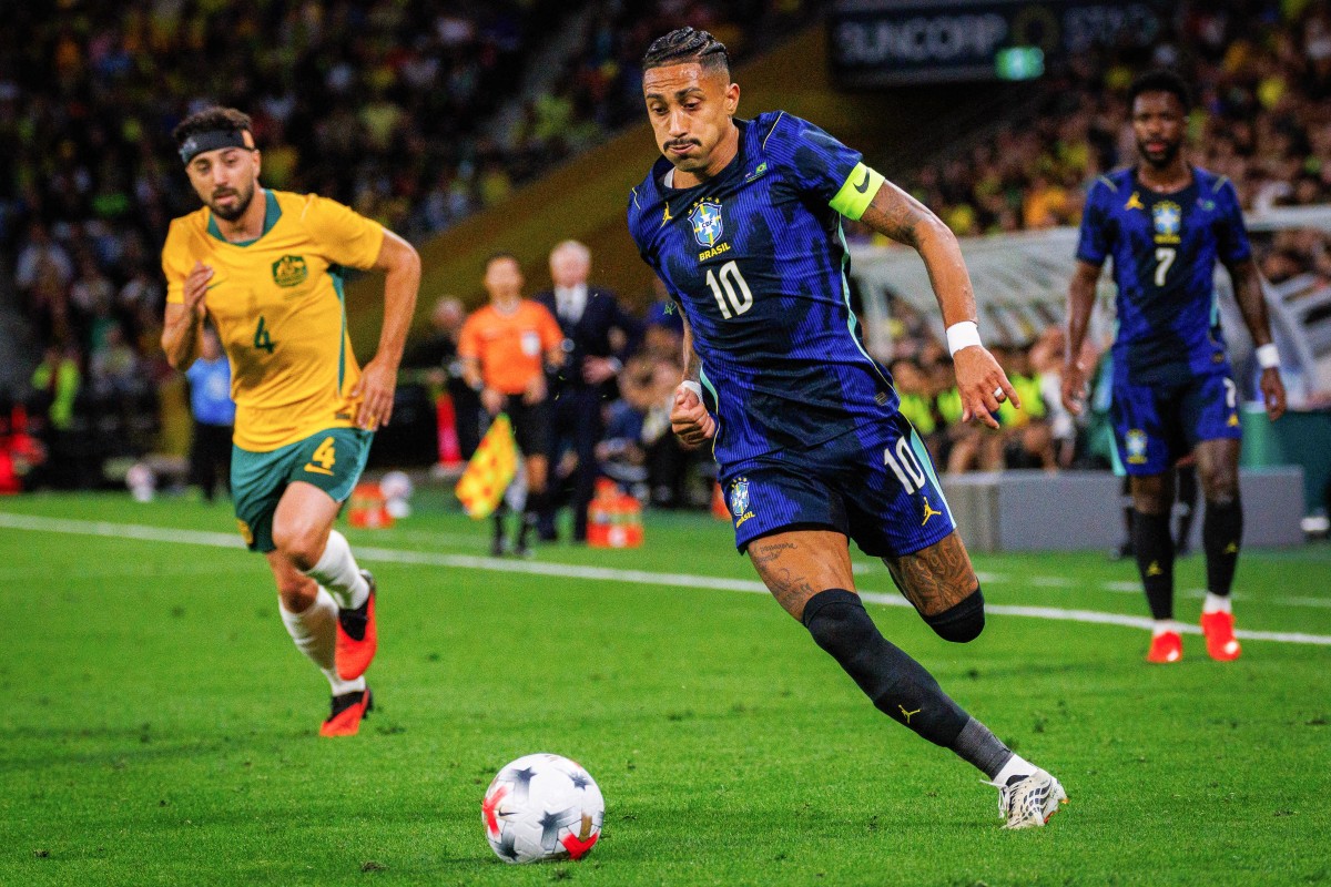Raphinha marca pelo Brasil e mantém sequência de gols e pênaltis
