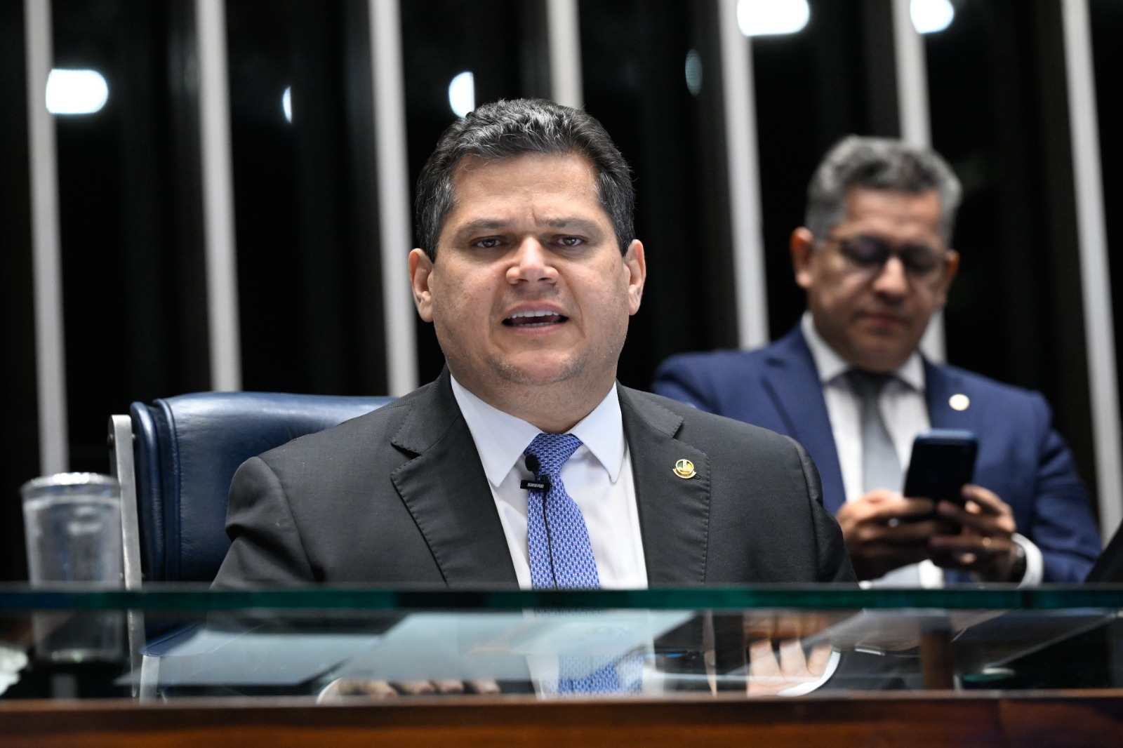 Senado aprova fim da escala 6x1 em dois turnos e PEC será promulgada