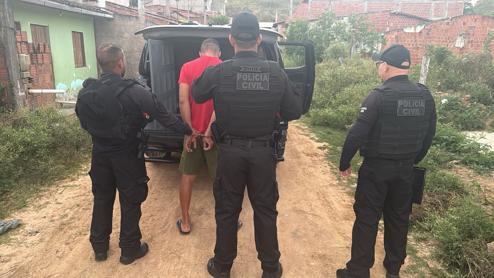 Vídeo: vinte e quatro suspeitos de atuar no PCC são presos na Bahia