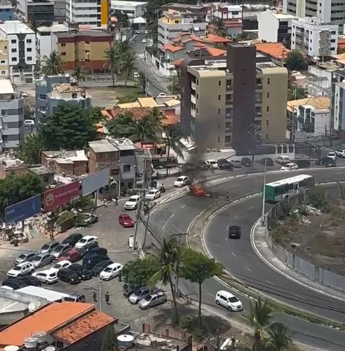 Ainda não há informações sobre negociações entre os manifestantes e os responsáveis pelo pagamento