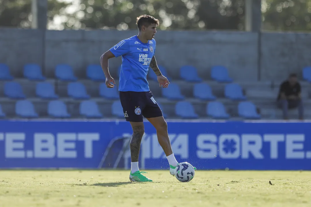 Ramos Mingo em treinamento no CT Evaristo de Macedo