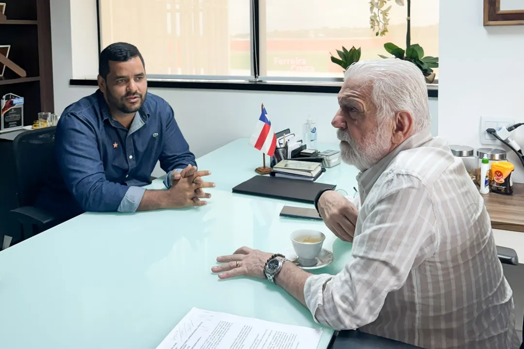 Tássio Brito, presidente do PT Bahia e senador Jaques Wagner (PT-BA)